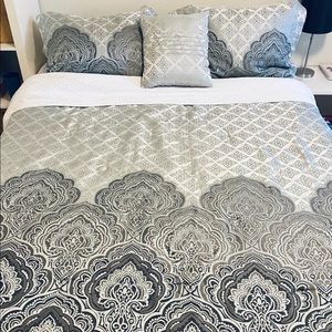 Full/Queen bedding set